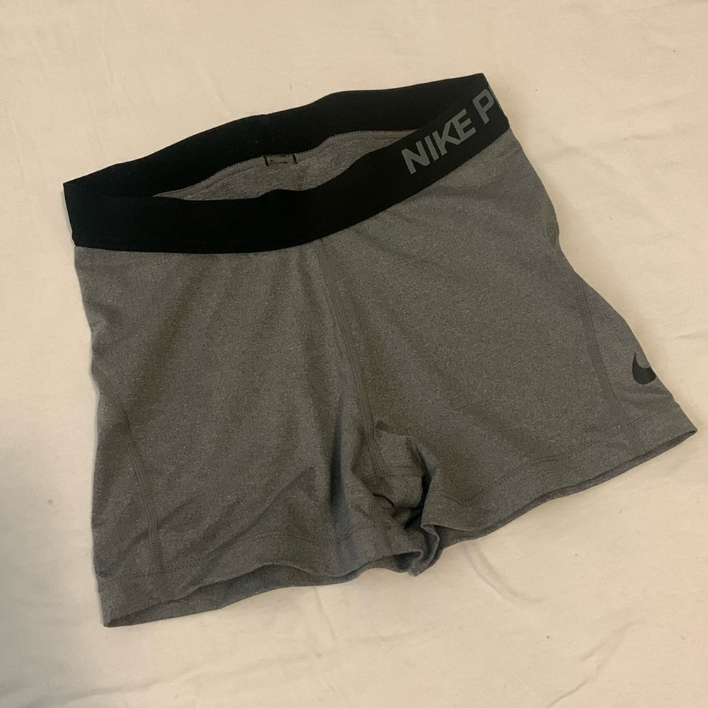 Nike Pro Shorts Women’s Size Small